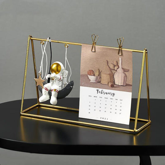 Home Decoration Accessories For Living Room Astronaut Statues Office Desk Decoration Gifts Space Man Figurines No paper calendar