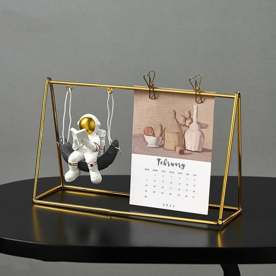 Home Decoration Accessories For Living Room Astronaut Statues Office Desk Decoration Gifts Space Man Figurines No paper calendar