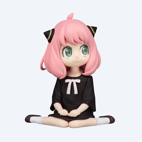 Anya Forger Sitting on the Floor Smile Version Spy _ Family Noodle Stopper Figure