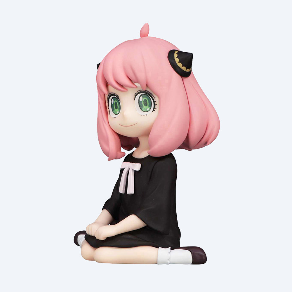 Anya Forger Sitting on the Floor Smile Version Spy _ Family Noodle Stopper Figure