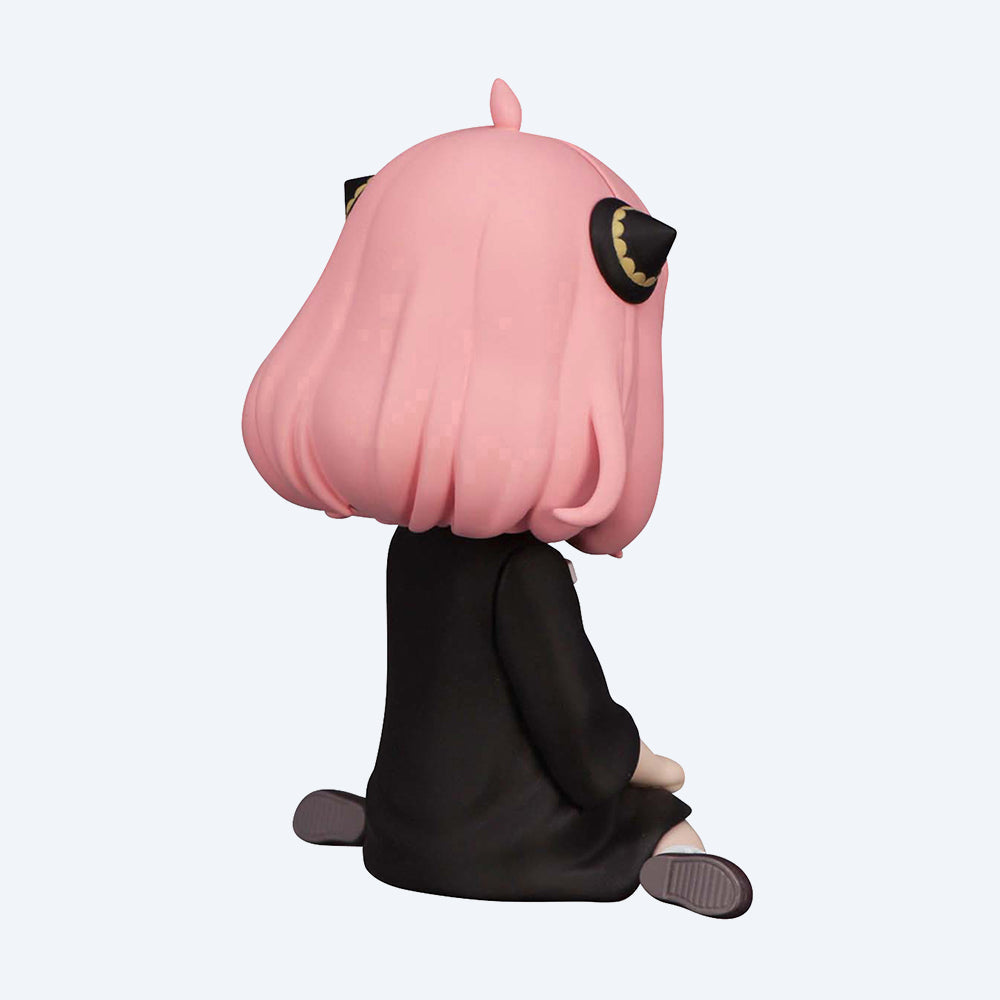 Anya Forger Sitting on the Floor Smile Version Spy _ Family Noodle Stopper Figure