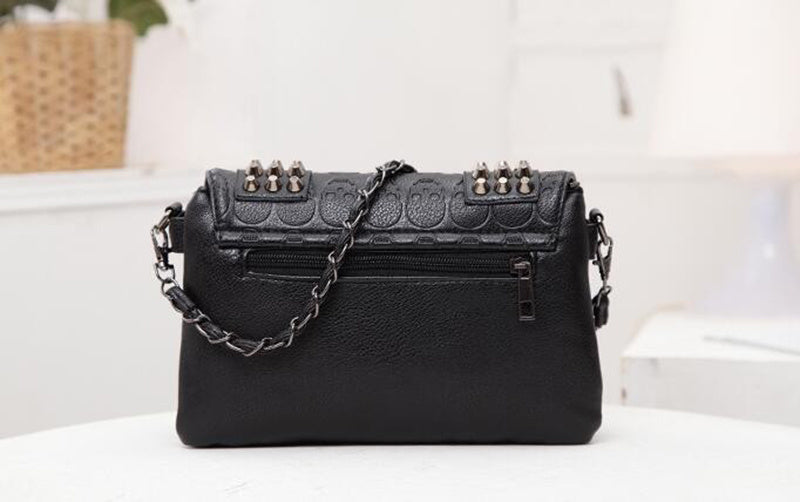 Fashion Women Black Leather Messenger Bags Fashion Vintage Messenger Cool Skull Rivets Shoulder Bags