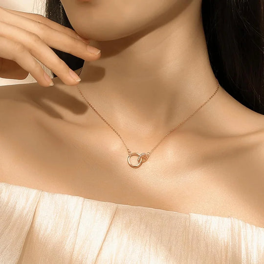 Fashion Golden Color Double Ring Interlocking Clavicle Chain Necklace for Women Temperament CZ Ring Pendant Necklaces Jewelry